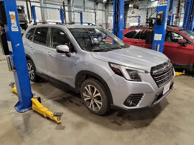 2023 Subaru Forester Limited's photo