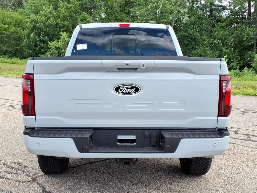New 2026 Avalanche Ford XLT image 5