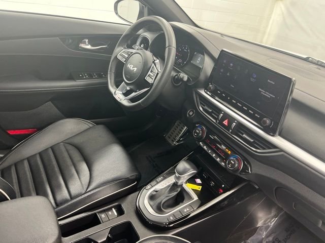 Used 2024 Snow White Pearl Kia GT-Line image 25