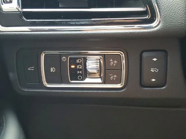 Used 2023 Gray Lincoln Reserve image 21