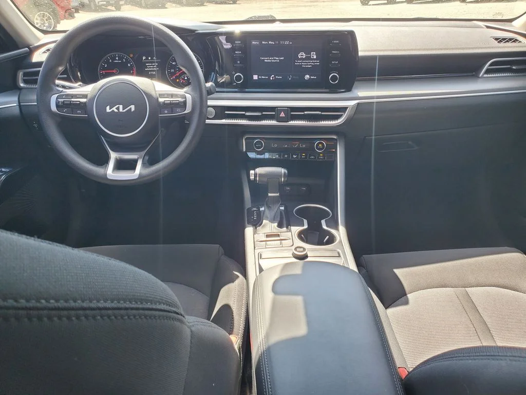 Used 2023 Black Kia LXS image 5