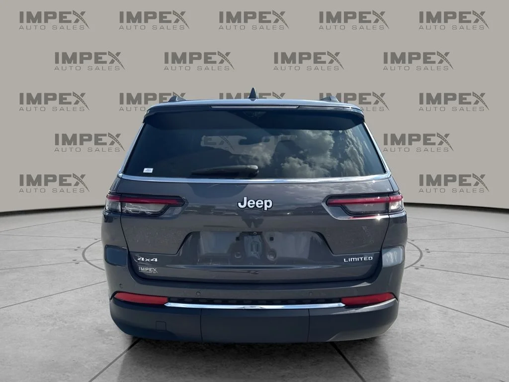 Used 2025 Gray Jeep Limited image 4