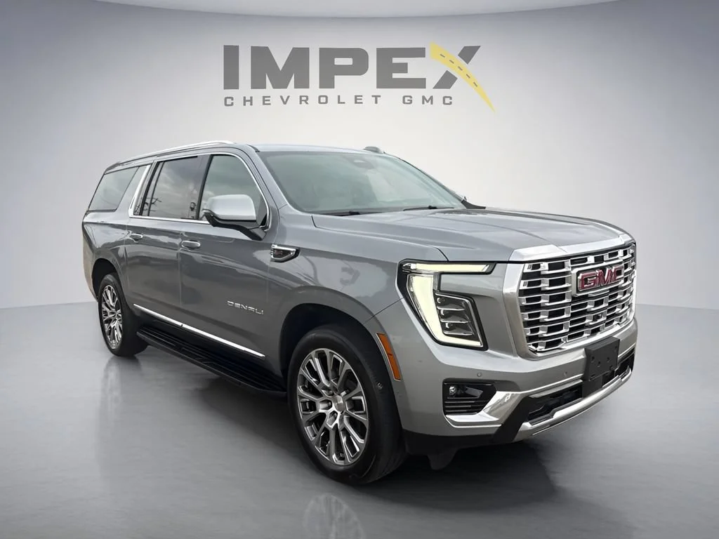 Used 2025 Sterling Metallic GMC Denali image 7