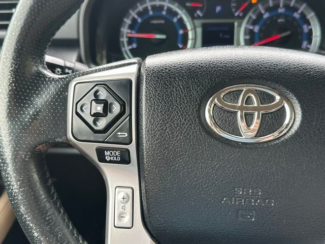 Used 2016 White Toyota SR5 image 20