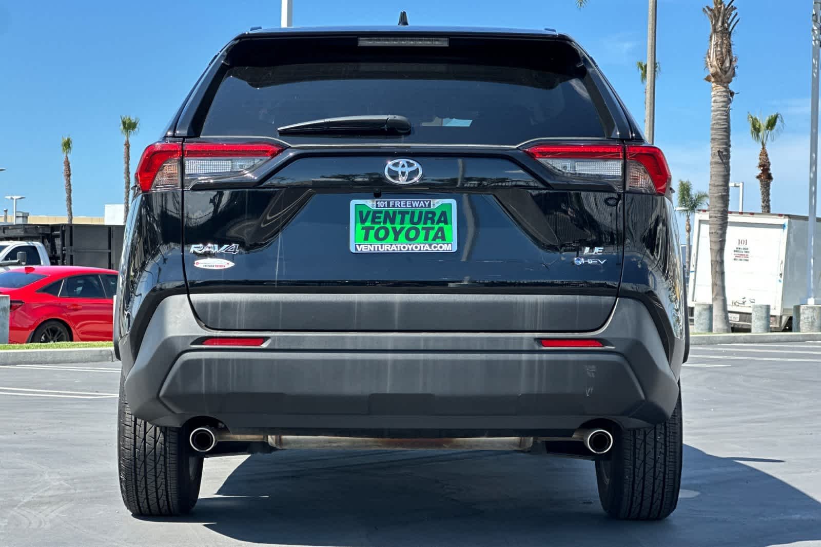 2025 Toyota RAV4 LE - Photo 5