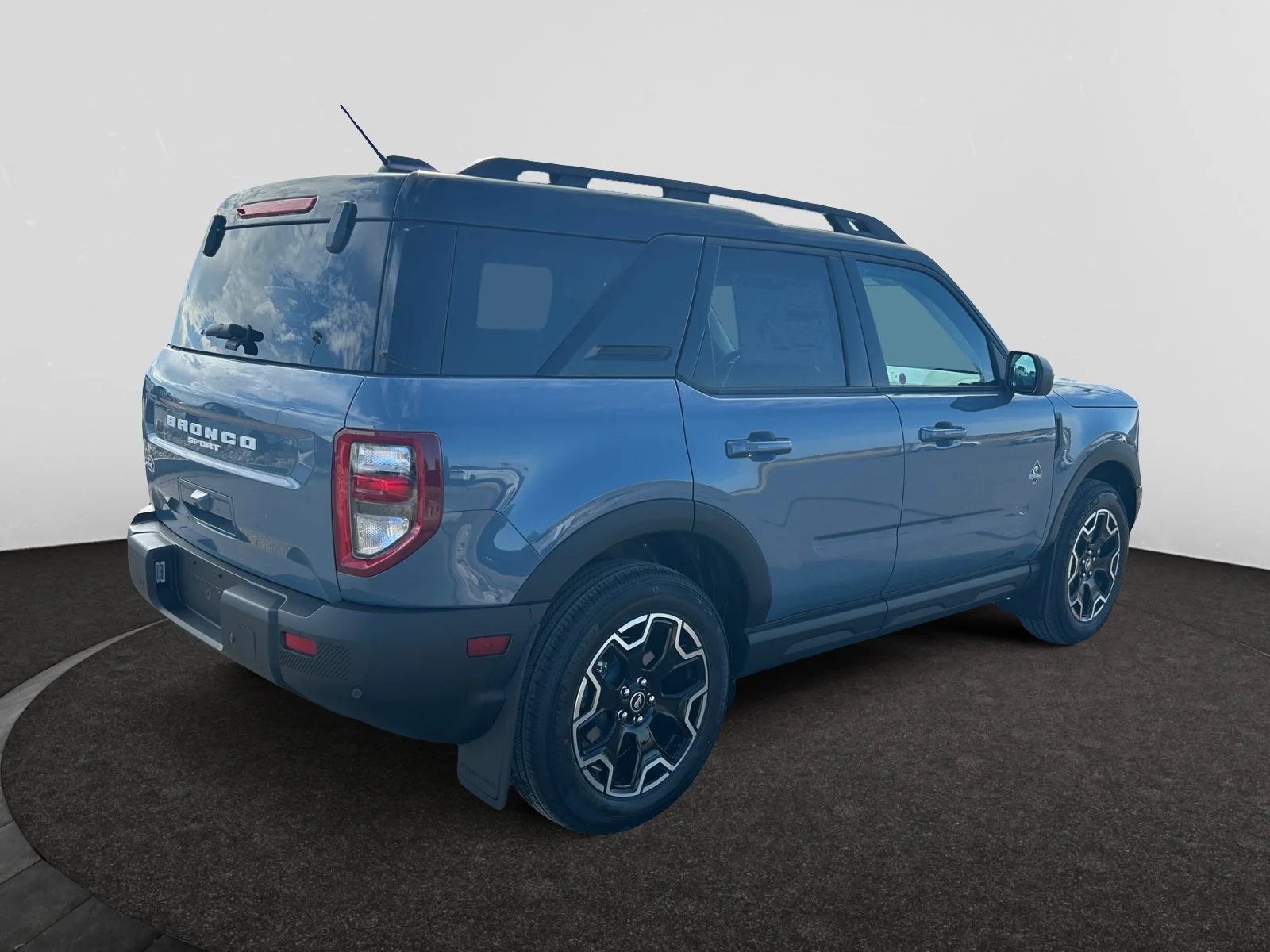 New 2026 Azure Grey Metallic Tri-Coat Ford Outer Banks image 5