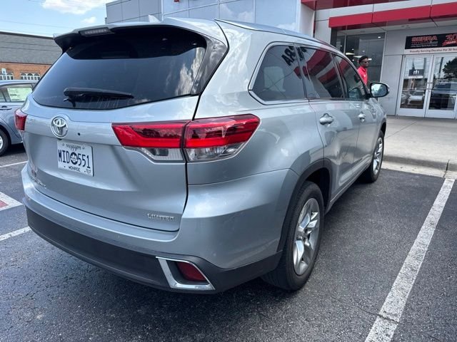 Used 2019 Silver Toyota Limited image 3