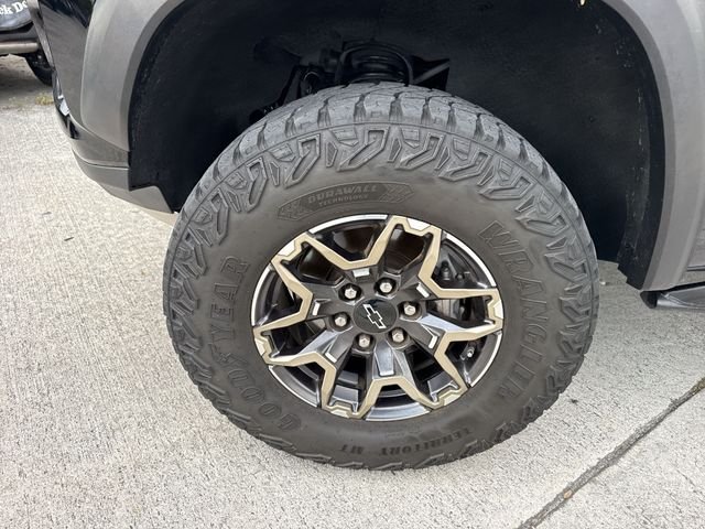2024 Chevrolet Colorado ZR2 - Photo 10