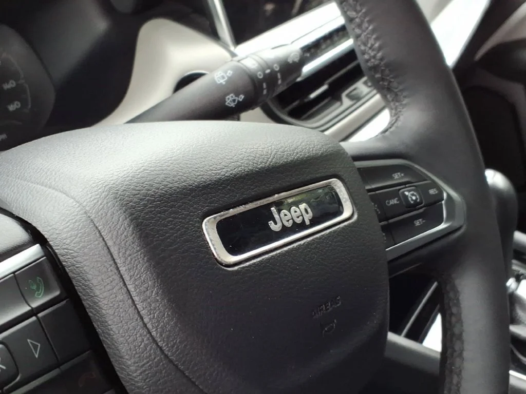 Used 2024 Baltic Gray Metallic Clearcoat Jeep Limited image 29