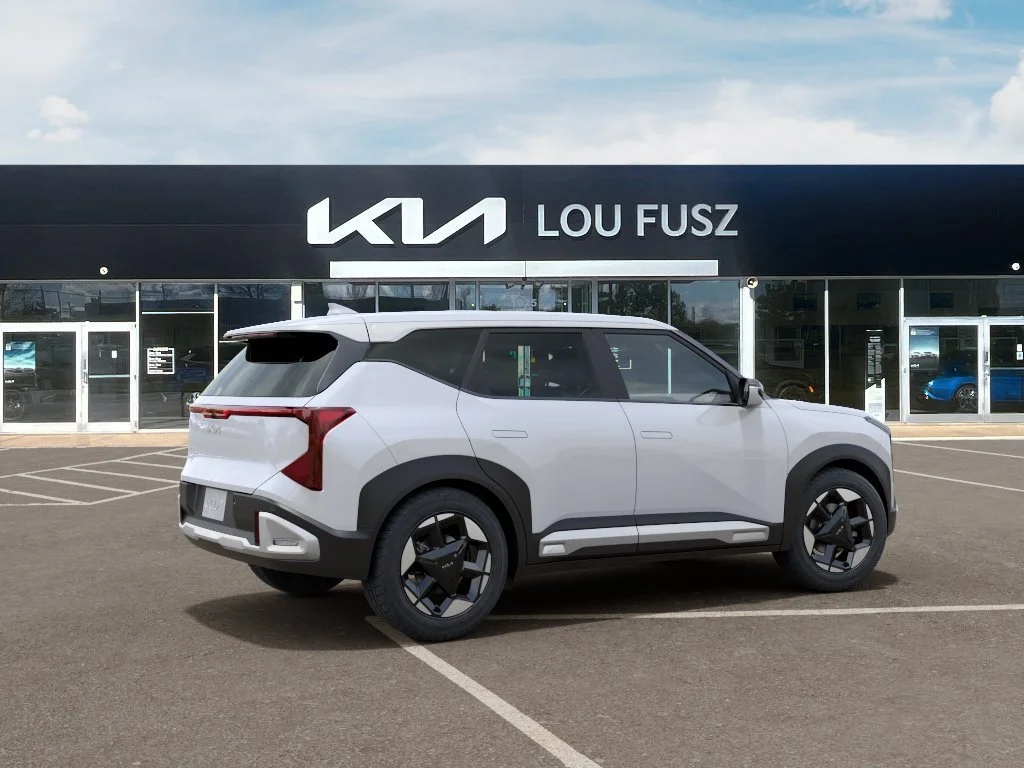 New 2027 Snow White Pearl Kia EX image 6