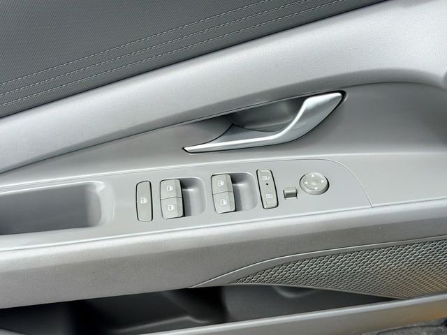 Used 2024 Silver Hyundai SE image 17