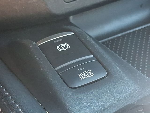Used 2020 Black Nissan SL image 23