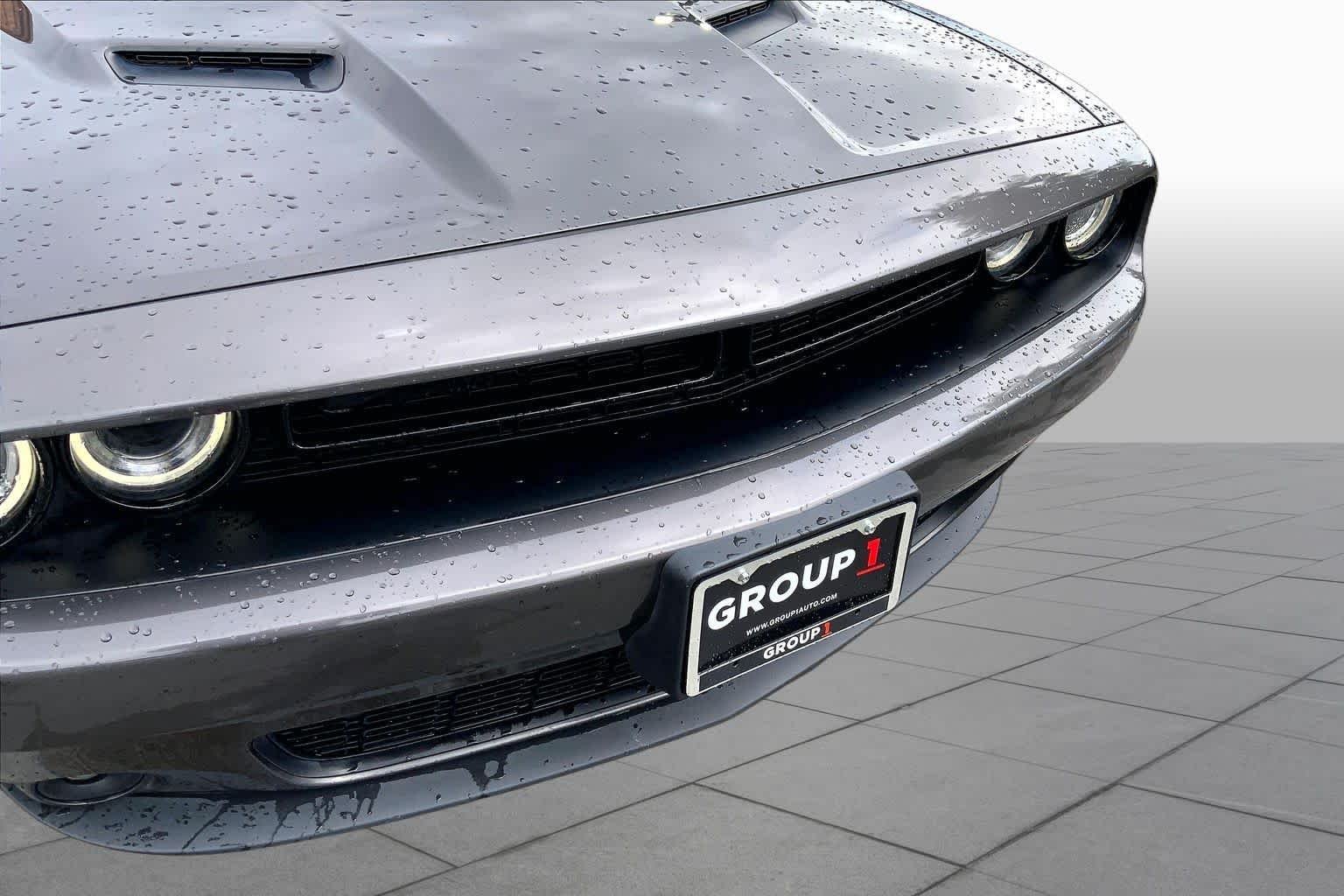Used 2021 Granite Pearlcoat Dodge SXT image 27