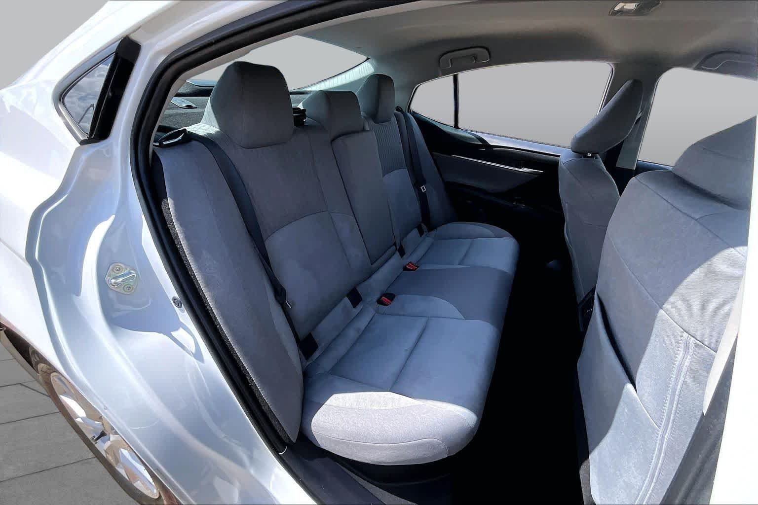 Used 2025 Ice Cap Toyota LE image 20