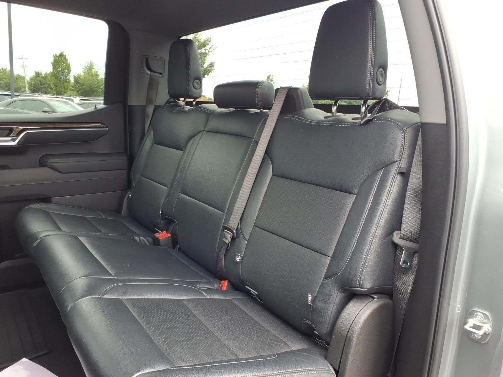 Used 2025 Sterling Gray Metallic Chevrolet LT image 21