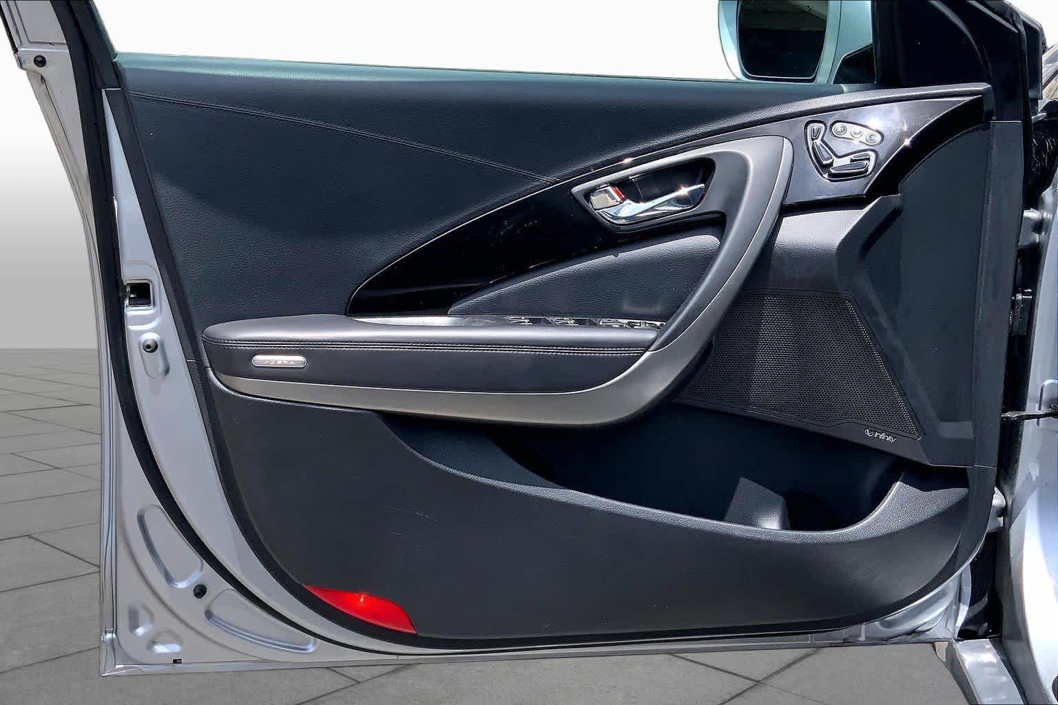 Used 2015 Pewter Gray Metallic Hyundai  image 19