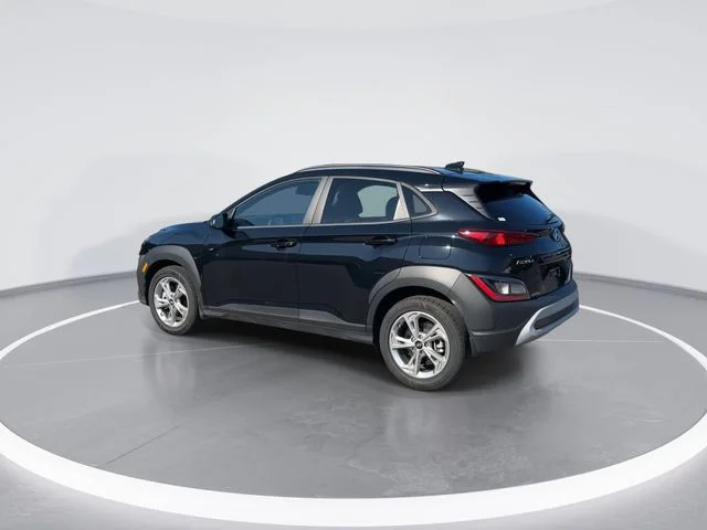 Used 2023 Black Hyundai SEL image 5