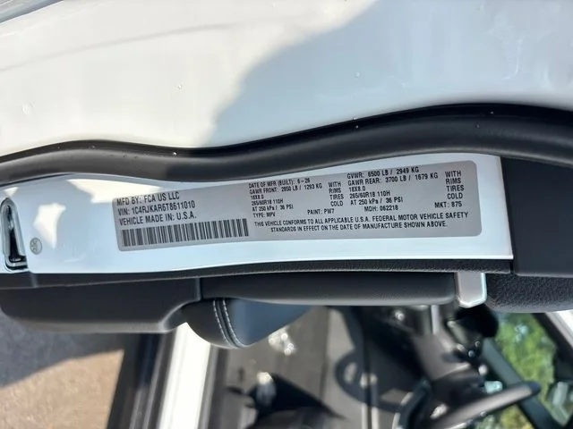 New 2026 Bright White Clear-Coat Exterior Paint Jeep Altitude image 38