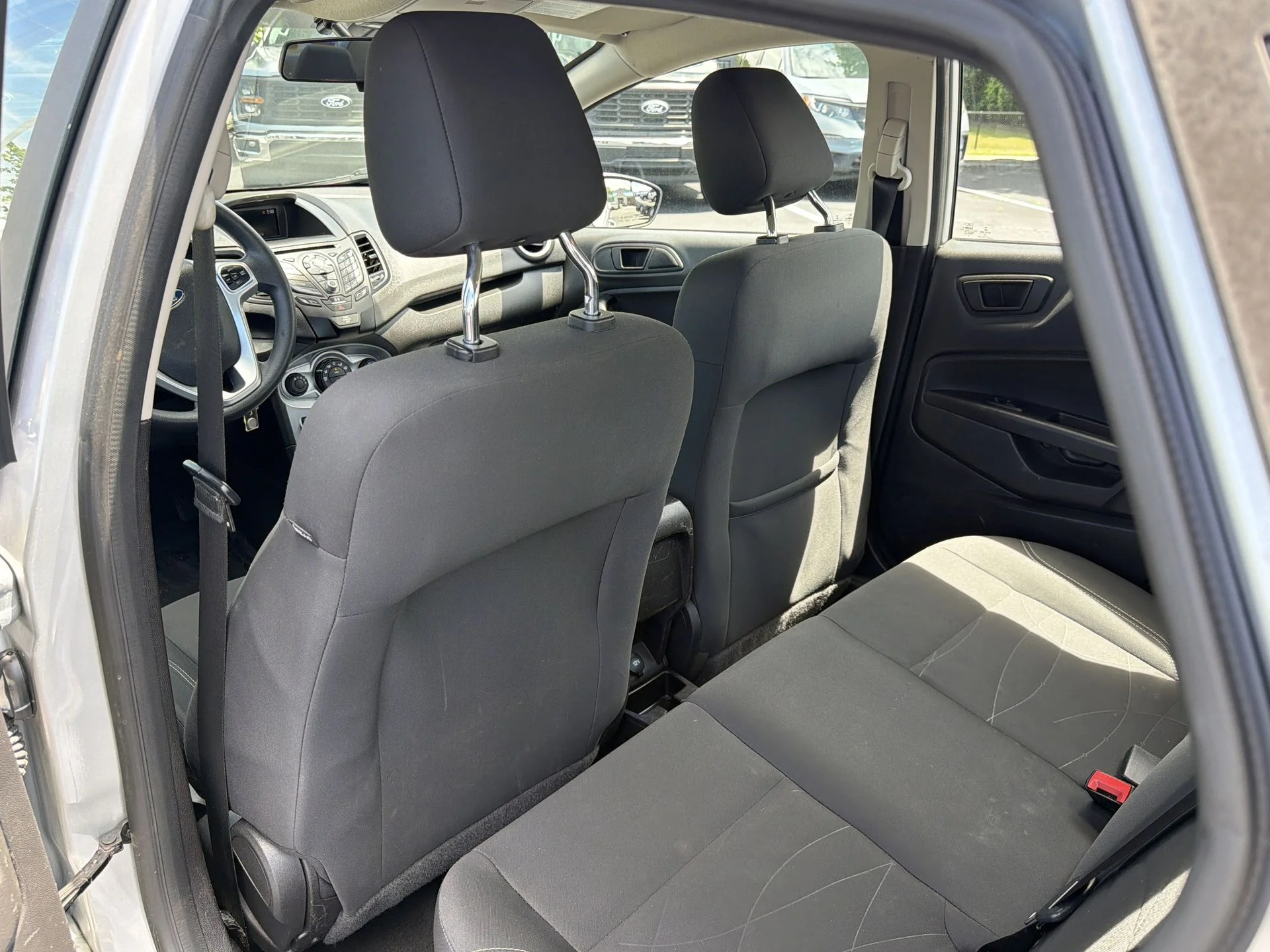 Used 2018 Silver Ford SE image 18
