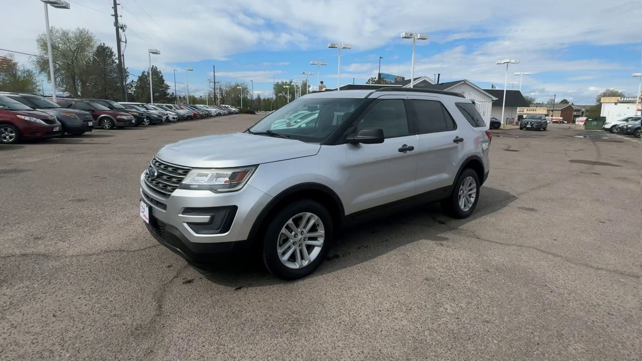 2016 Ford Explorer Base photo 4