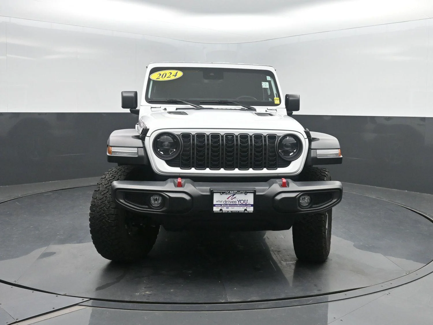 Used 2024 Bright White Jeep Rubicon image 38