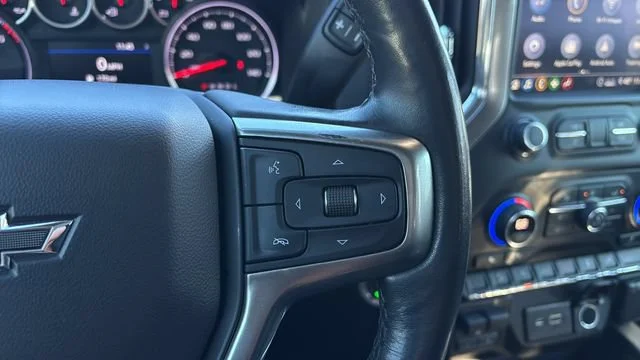 Used 2020 BLACK Chevrolet RST image 23