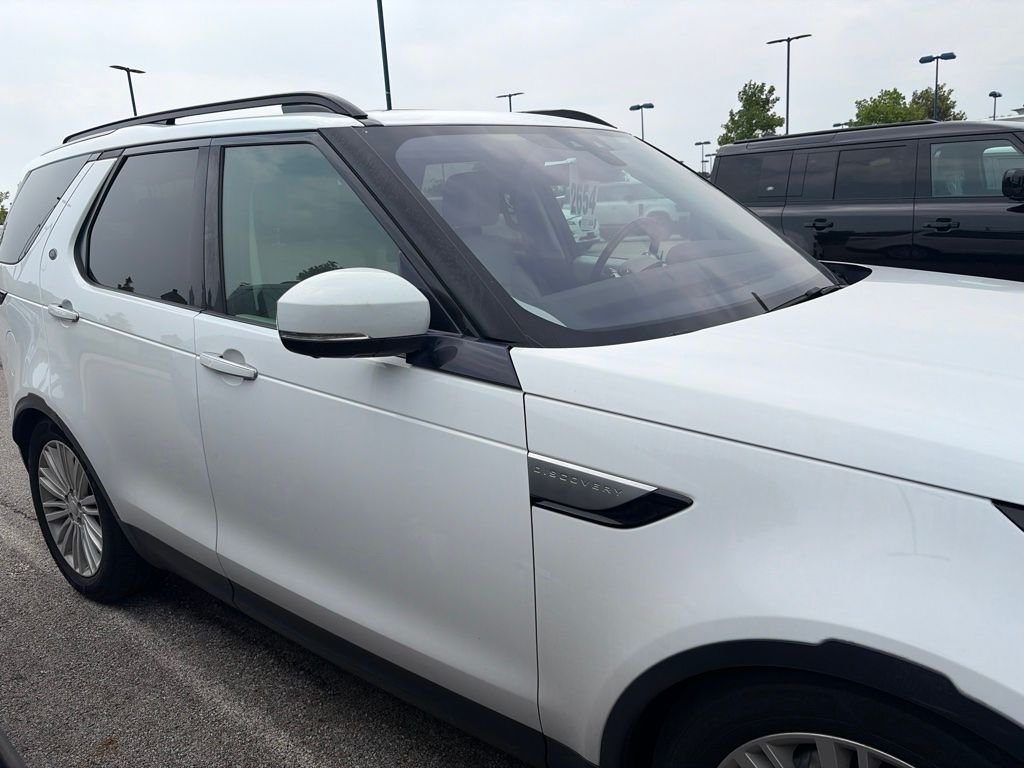 Used 2018 Fuji White Land Rover HSE Luxury image 4