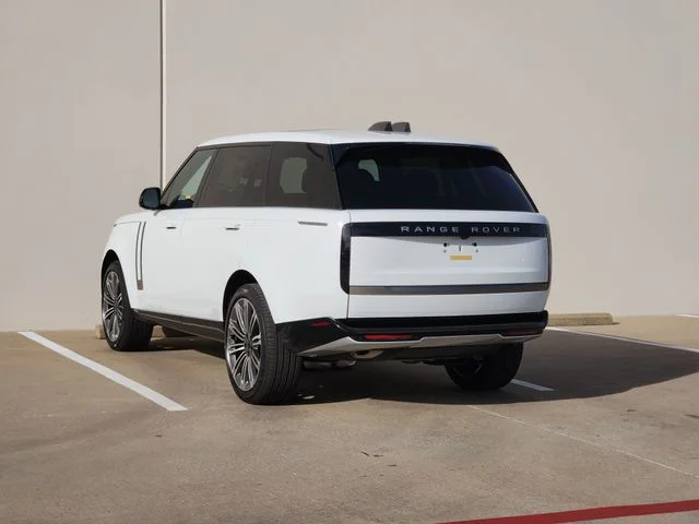 New 2026 Fuji White Land Rover SE image 3