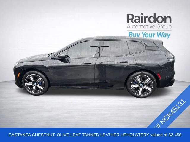 Used 2022 Black BMW xDrive50 image 4