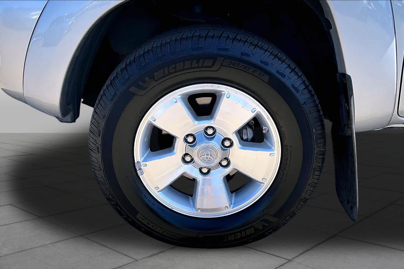 Used 2008 Silver Streak Mica Toyota PreRunner image 10