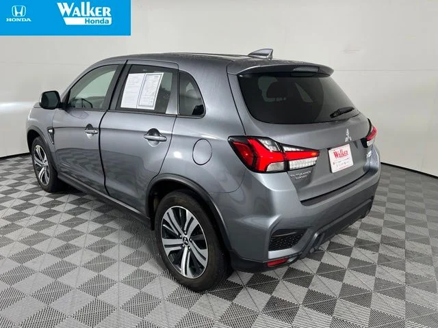 Used 2025 Mercury Gray Metallic Mitsubishi 2.0 ES image 5
