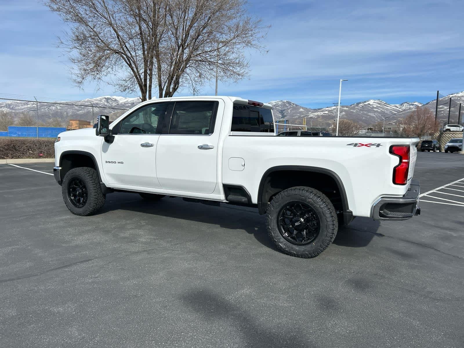 2026 Chevrolet Silverado 3500 HD LTZ - Photo 11