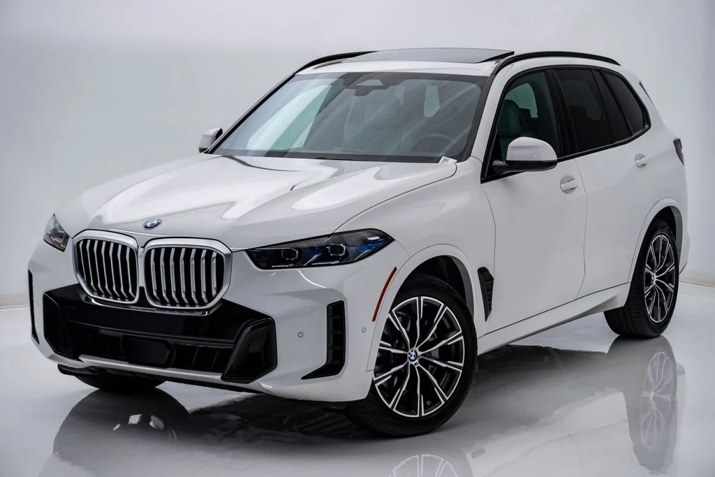 Used 2024 Alpine White BMW xDrive40i image 3