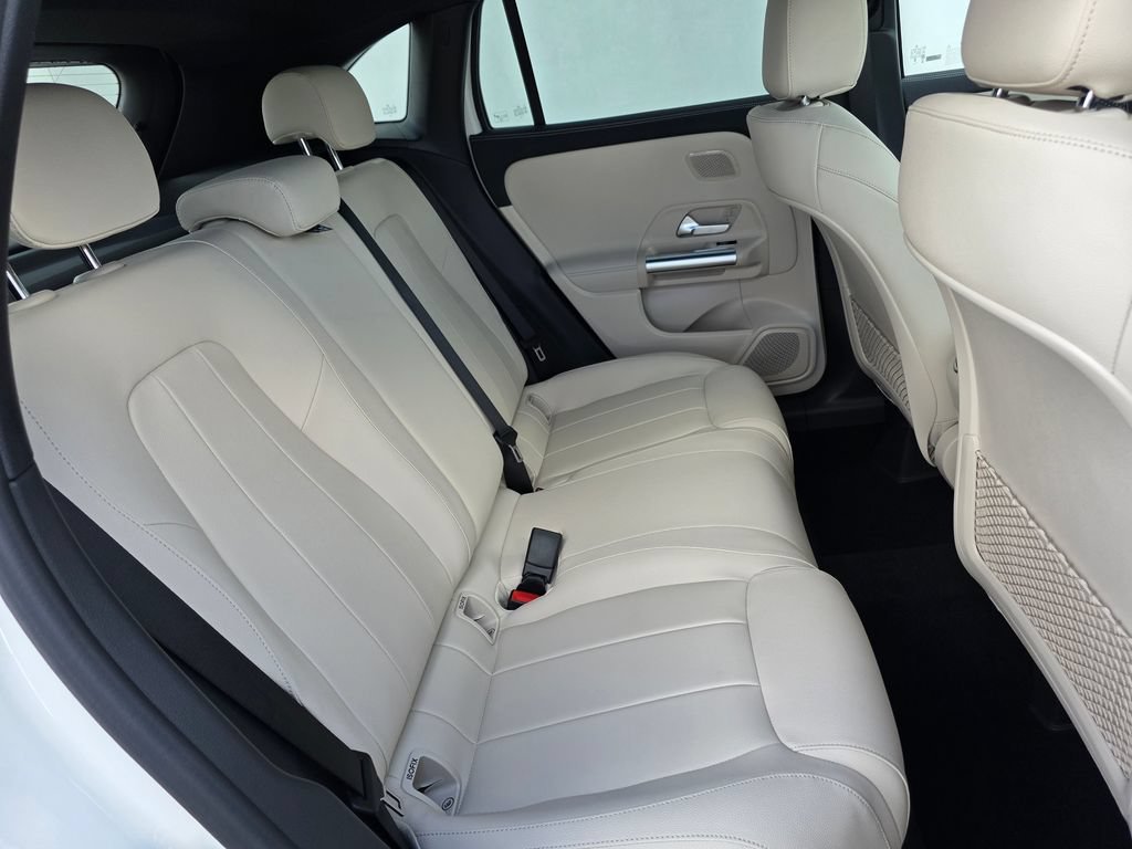 New 2026 Polar White Mercedes-Benz GLA 250 image 46