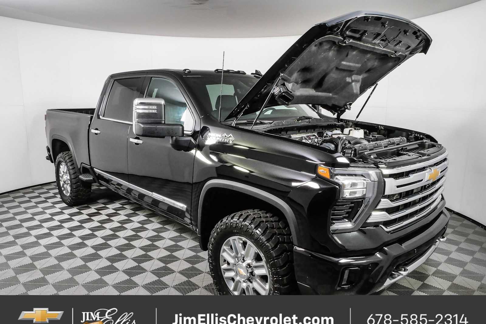Used 2025 Black Chevrolet High Country image 32