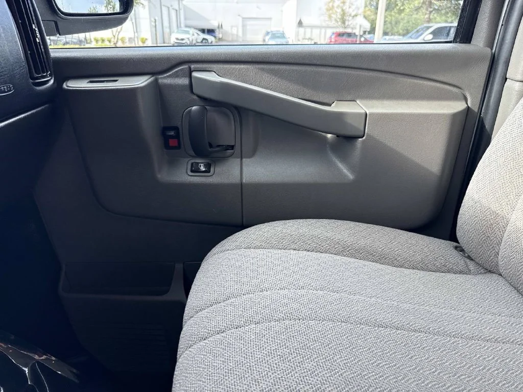 Used 2016 White Chevrolet LT image 23