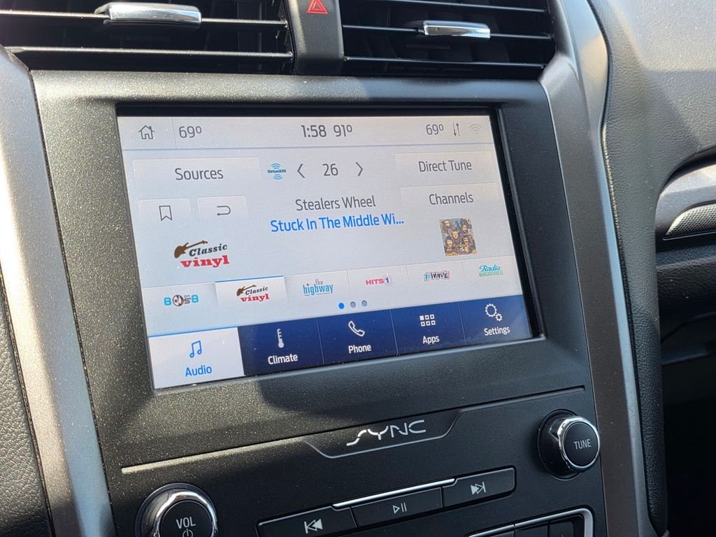Used 2020 Black Ford SE image 25