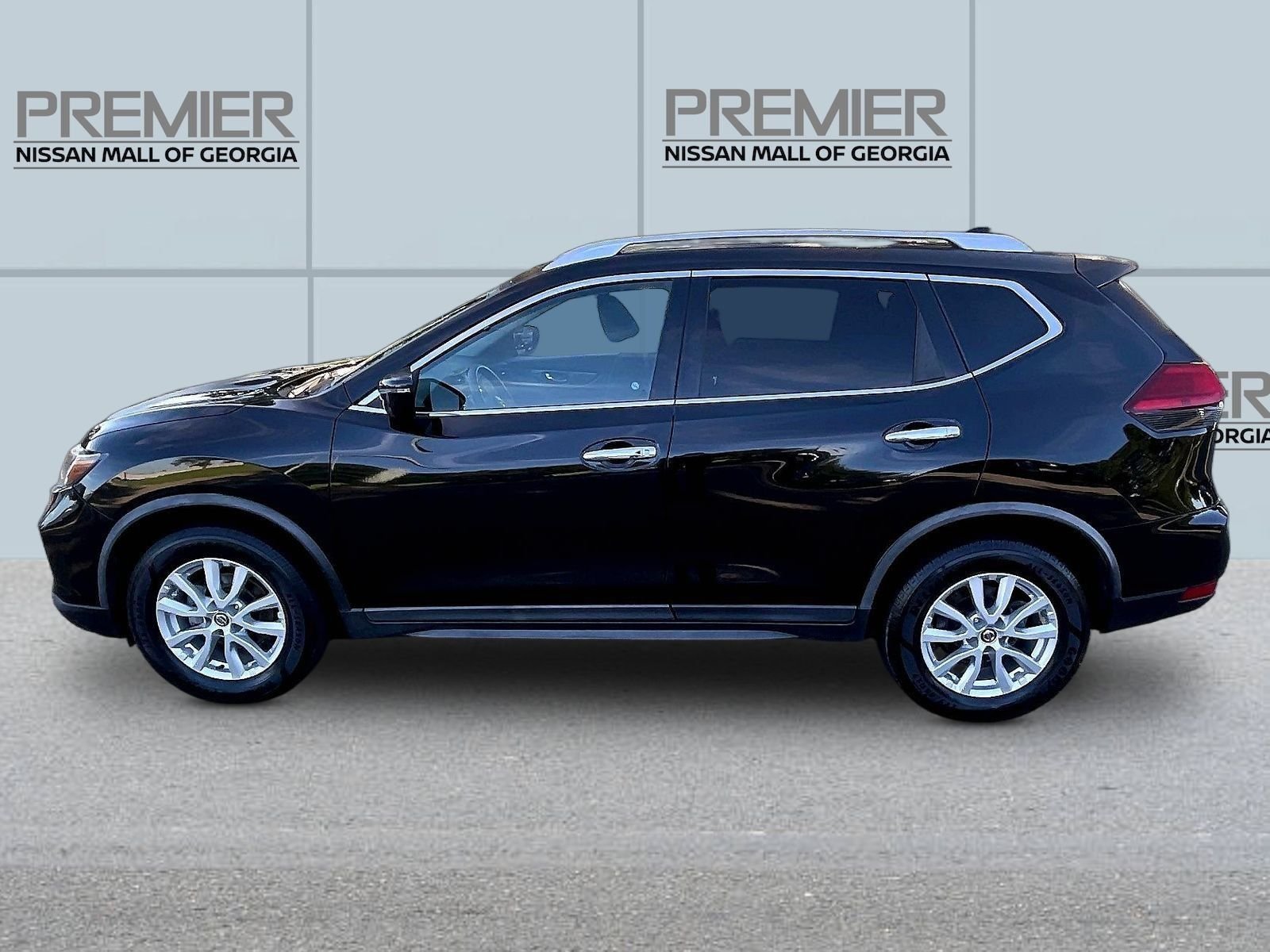 Used 2020 Black Nissan SV image 4