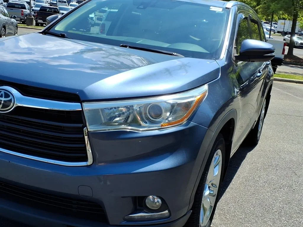 Used 2015 Blue Toyota Limited Platinum V6 image 27
