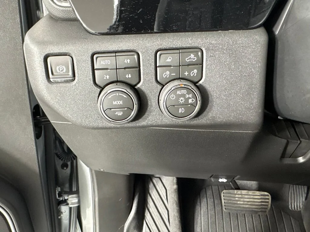 New 2026 Sterling Gray Metallic Chevrolet RST image 31