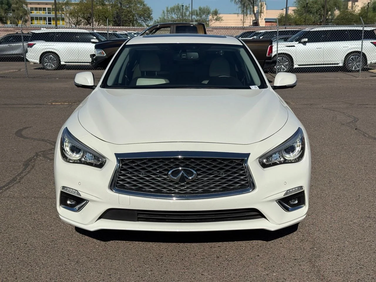 Used 2024 Majestic White INFINITI Luxe image 2