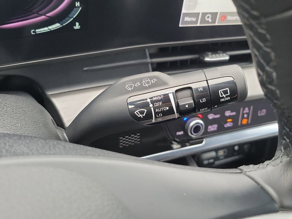 Used 2023 White Kia X-Line image 30