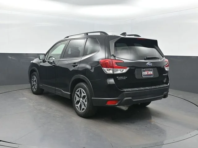 Used 2020 Black Subaru Premium image 32