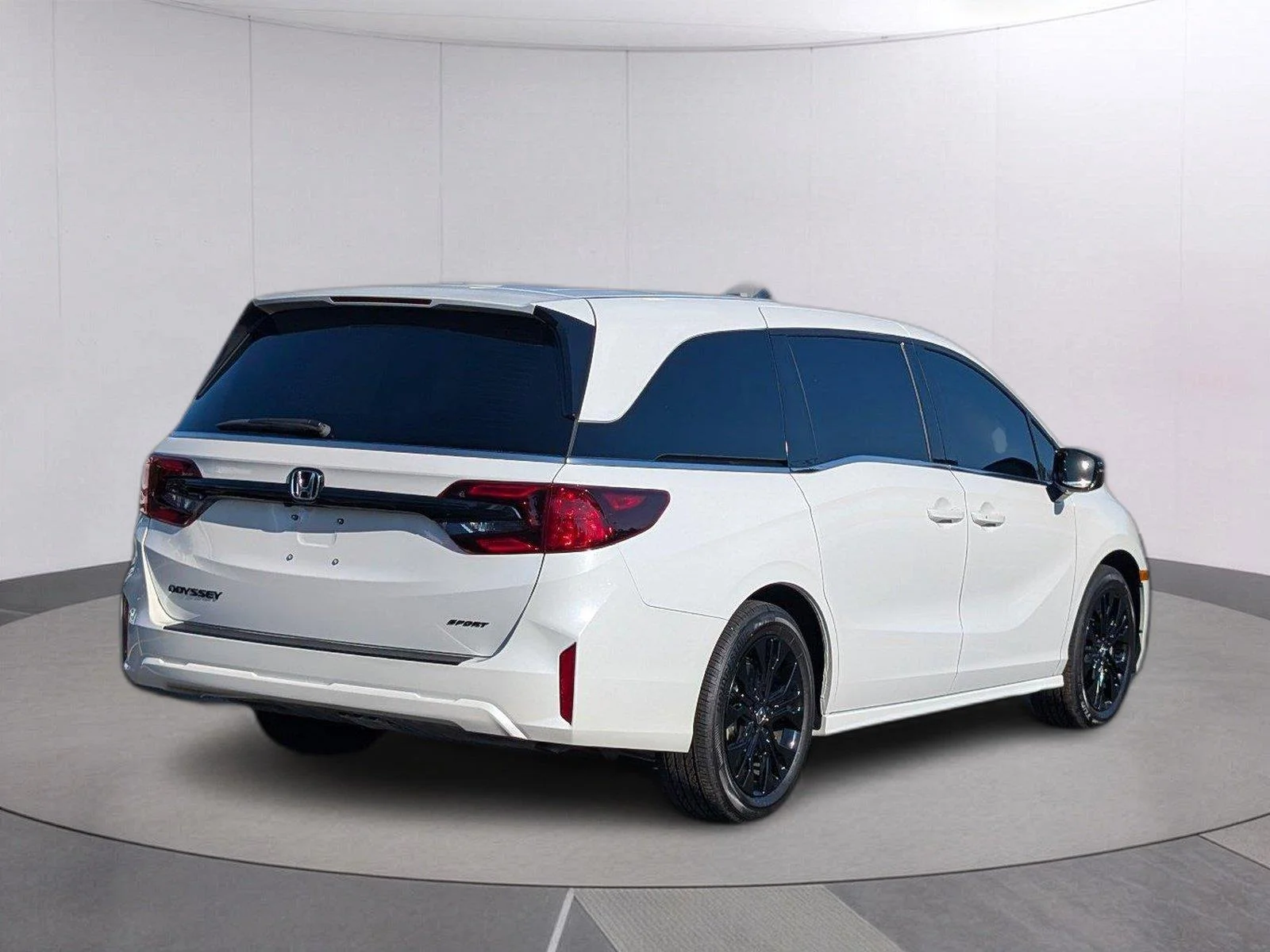 Used 2026 Platinum White Pearl Honda Sport-L image 7