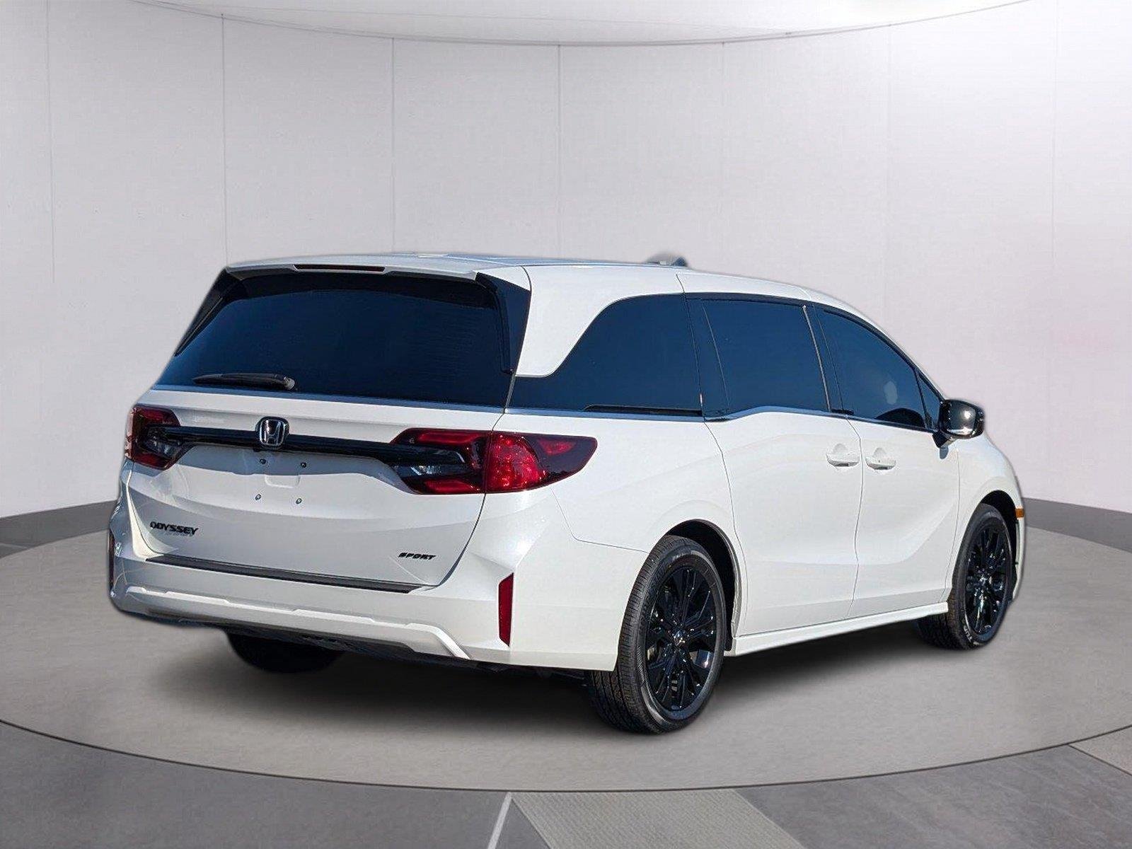 Used 2026 Platinum White Pearl Honda Sport-L image 7