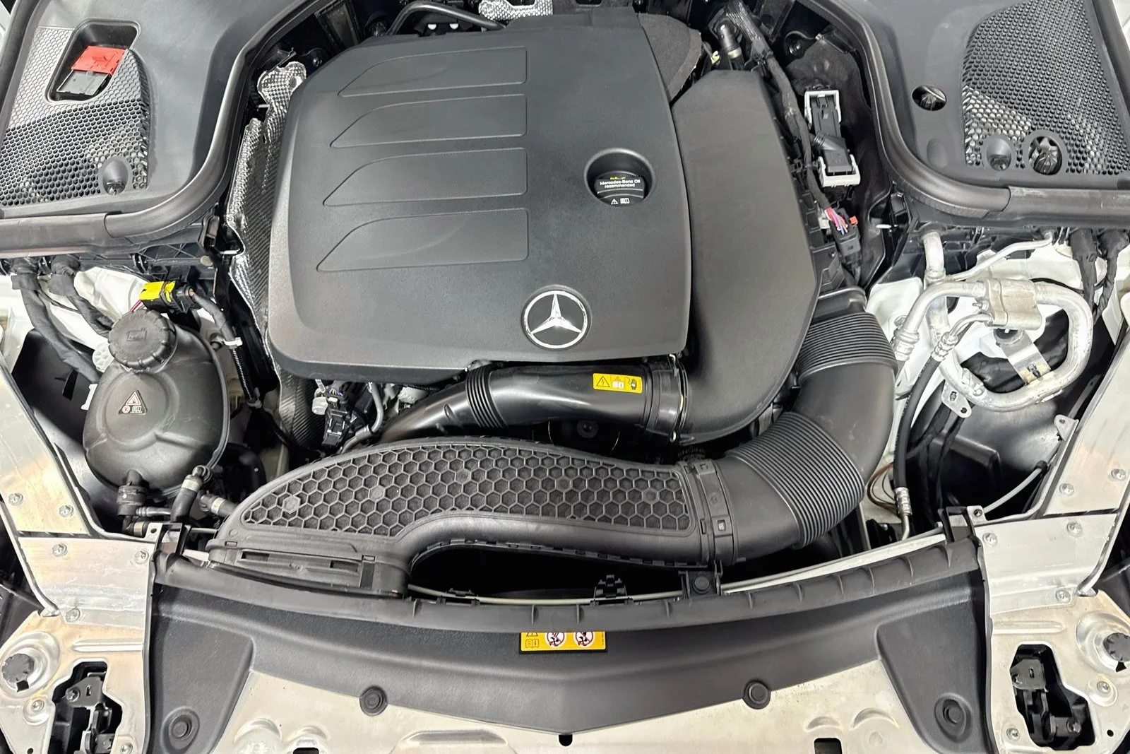 Used 2022 Manufaktur Diamond White Mercedes-Benz E 350 image 29