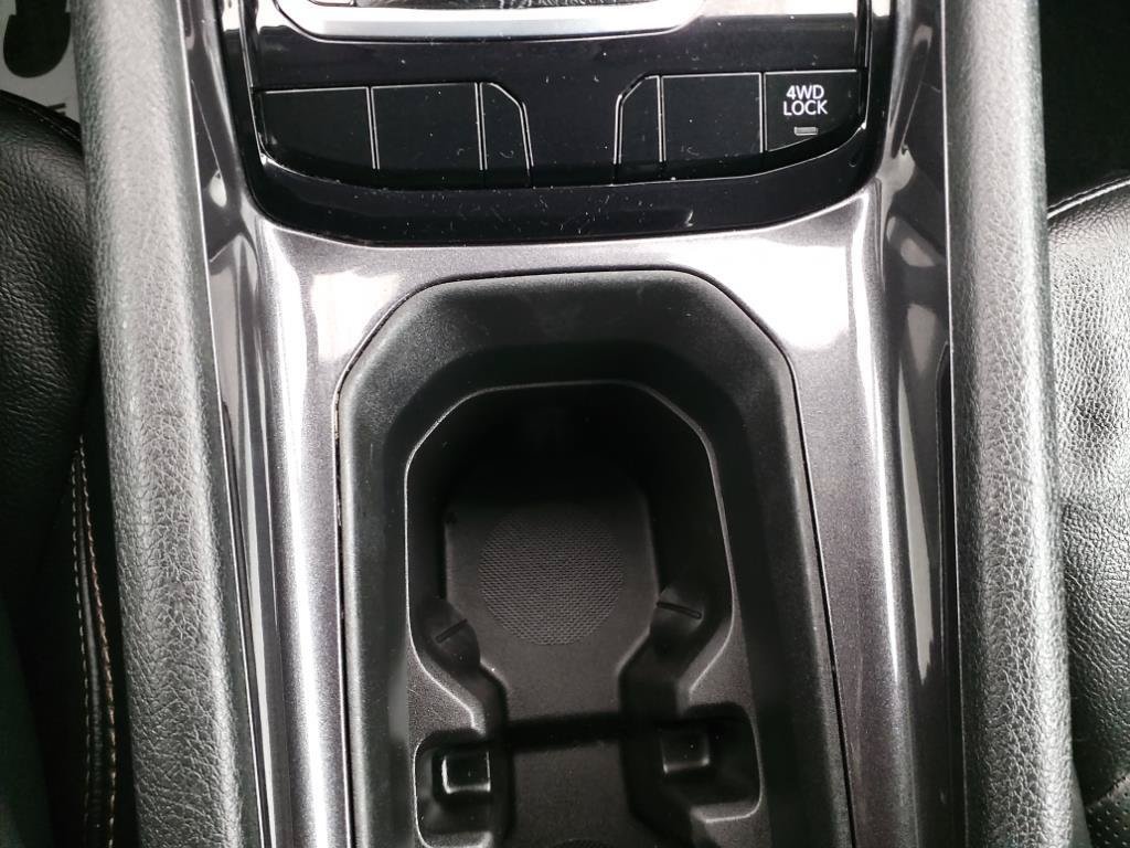Used 2022 White Jeep Latitude Lux image 23