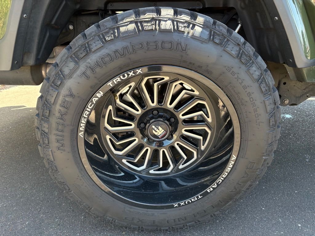 Used 2023 Green Jeep Sport S image 5