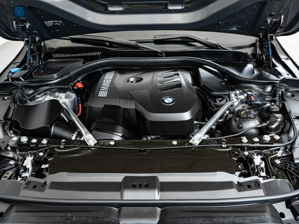 Certified Used 2025 Oxide Grey Met BMW 530i xDrive image 47