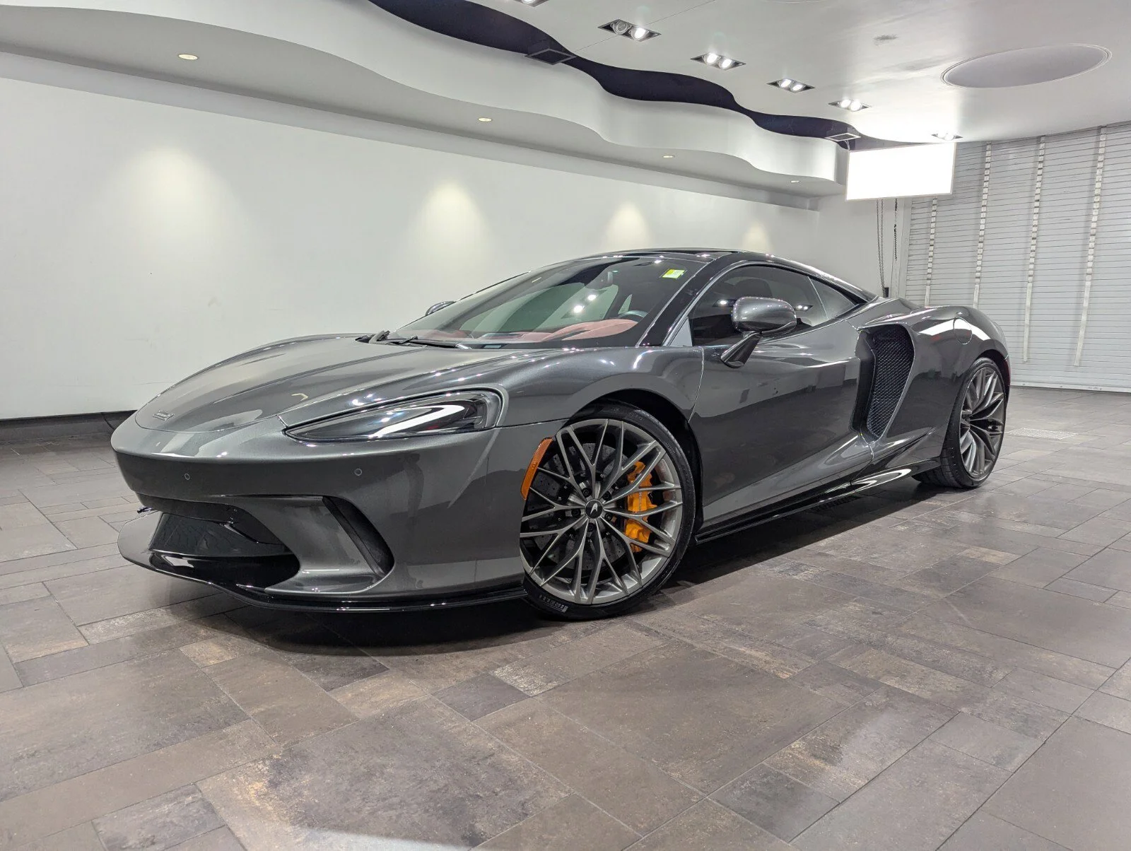 2022 McLaren GT Base